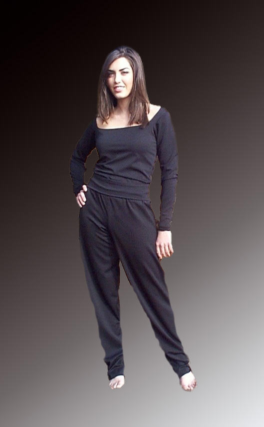 Comfortable clothing, loose fitting clothing, plus size clothing, one size fits most clothing, custom clothing, inexpensive clothing, travel clothing